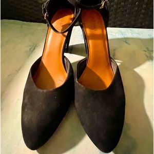 Old Navy Black Suede Ankle Strap Sandals/Heels 9